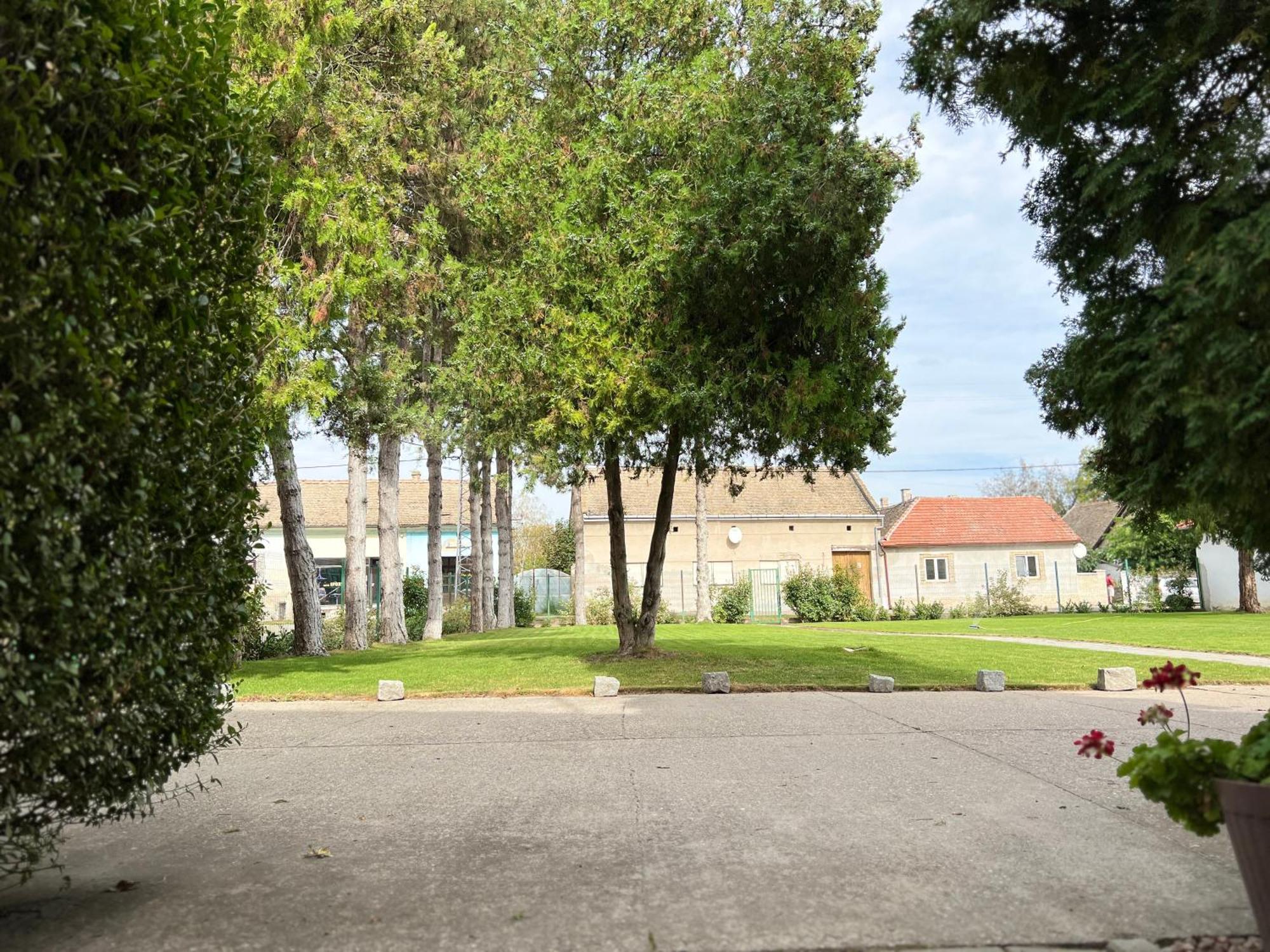 Bezdan Guesthouse Exterior photo
